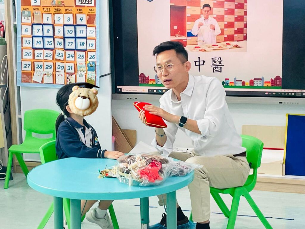 {"ARInfo":{"IsUseAR":false},"Version":"1.0.0","MakeupInfo":{"IsUseMakeup":false},"FaceliftInfo":{"IsChangeEyeLift":false,"IsChangeFacelift":false,"IsChangePostureLift":false,"IsChangeNose":false,"IsChangeFaceChin":false,"IsChangeMouth":false,"IsChangeThinFace":false},"BeautyInfo":{"SwitchMedicatedAcne":false,"IsAIBeauty":false,"IsBrightEyes":false,"IsSharpen":false,"IsOldBeauty":false,"IsReduceBlackEyes":false},"HandlerInfo":{"AppName":2},"FilterInfo":{"IsUseFilter":false}}